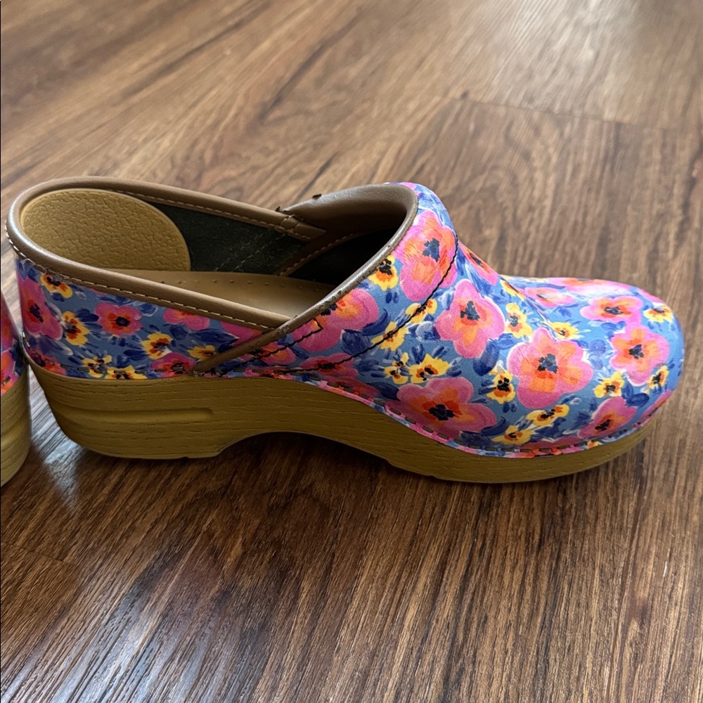 DANSKO floral clogs - Picture 5 of 6